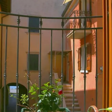 Casa Antiche Mura Torri Del Benaco